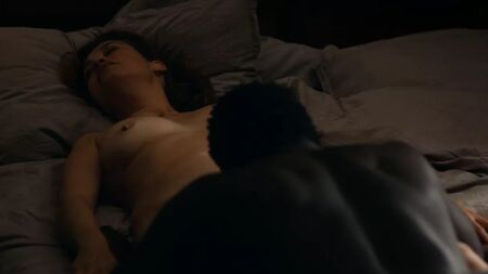 Emmanuelle Devos Nue dans Amin (2018)