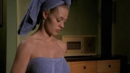 Jeri Ryan - ''Dark Skies'' S1E17
