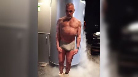 bulto Gianluca Vacchi