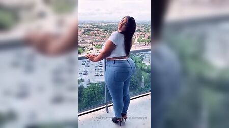 Mais peituda mais bunduda mais gordinha e mais gostosa