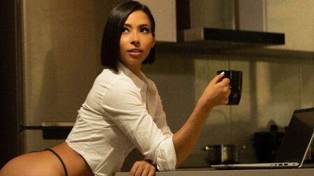 Кажется она готова стать моей личной шалавой