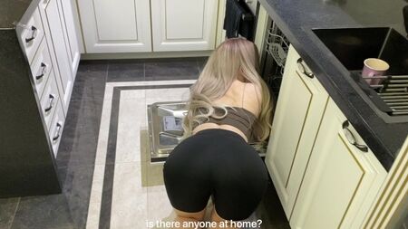 Сестричка, ну почему мне так хочется тебя отодрать?