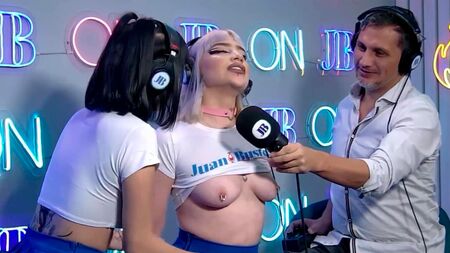 Моя пизда участвует в конкурсе