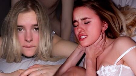 Моя пизденка еще не привыкла к такой жесткой ебли!