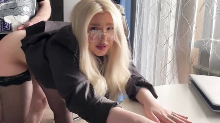 Недоразумение с моим репетитором разрешилось горячим сексом