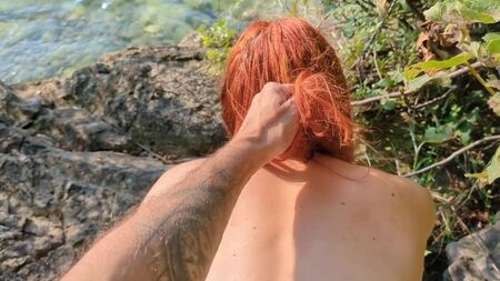 Я попросила незнакомца намазать меня солнцезащитным кремом на нудистском пляже