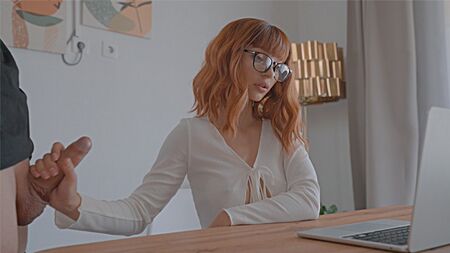 Она заставляет его кончить в её тугую киску