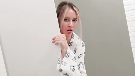 Сводная сестра купила своему парню сексуальное нижнее бельё, но я не удержался и трахнул её