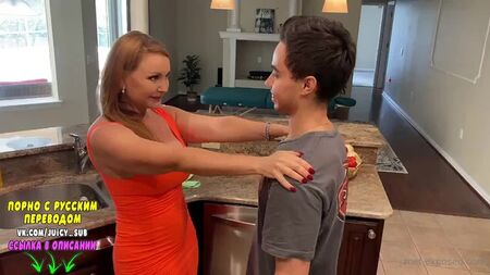 Милфу трахнул 20-ти летний парень Janet Mason OnlyFans