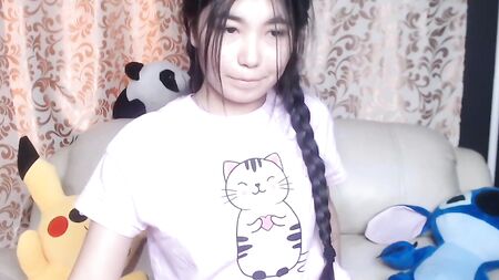 Казашка мастурбирует анал