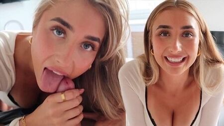 Ее ротику надо два члена вместо одного