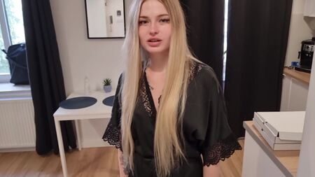 Угадай, что под халатом