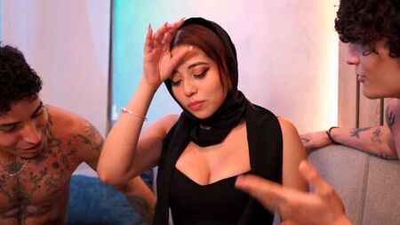 Траур не повод отказаться от секса втроем