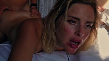 Она давно так не кончала