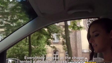 Невеста сделала минет таксисту и раздвинула ноги