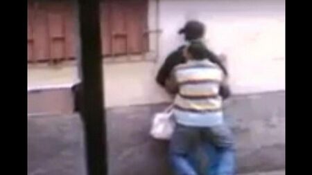 На улице так захотелось трахаться, что даже не зашли в дом