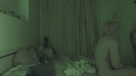 Толстый русский мужик трахает проститутку в отеле