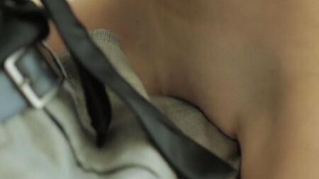 Красивая блондинка хорошо сосет