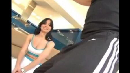 Кончил в грудастую брюнетку