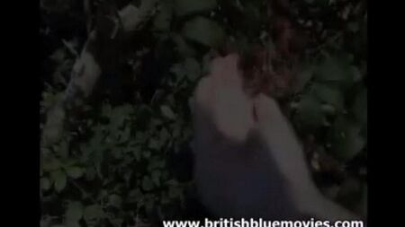 Межрассовая групповуха со зрелой дамой на природе