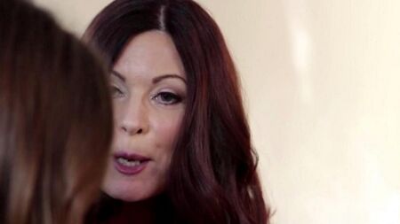 Взрослые лесбиянки доводят друг друга до оргазма