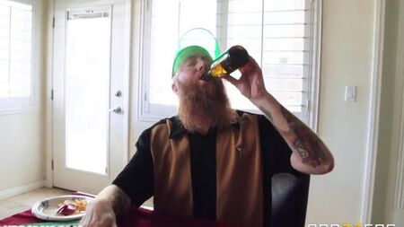 Жена изменила пока муж спал