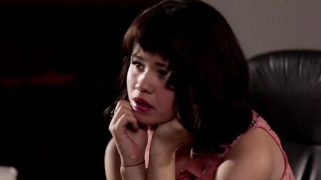 Зрелая лесбиянка соблазнила молодую красотку