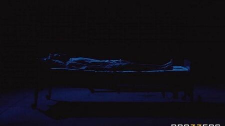 Сперма в киску развратной медсестры