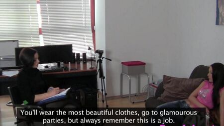 Лесбийский секс с вибратором на кастинге