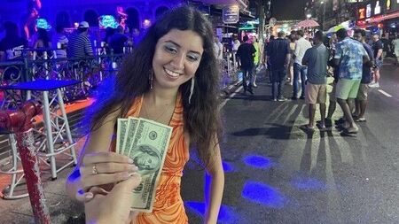 На что способна за оплату?