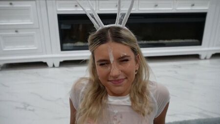 Украсил личико милашки, ей осталось лишь слизать