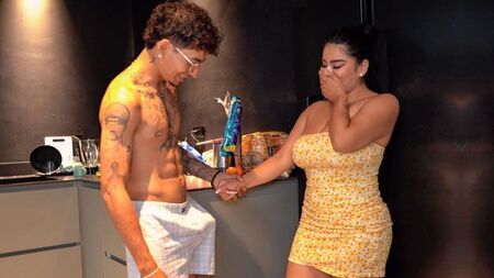 С членом здороваемся в первую очередь