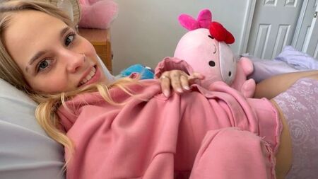 Милашка никогда не откажется раздвинуть ножки