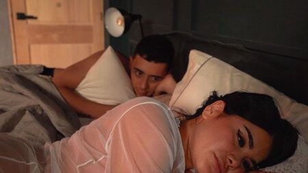 Не сомкнуть глаз, когда в голове только его губы и её стоны