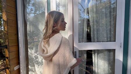 У соседки сломался вибратор, пришла просить мой член