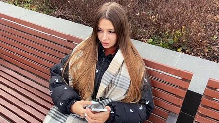 Сейчас лопнет от желания, если никто не вставит