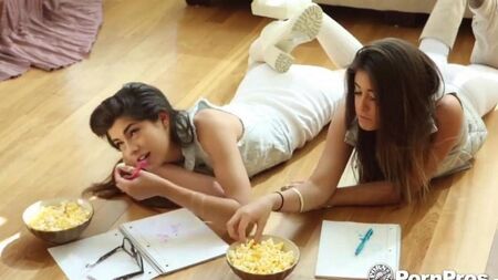 Томми Ганн выиграл у девушек на желания