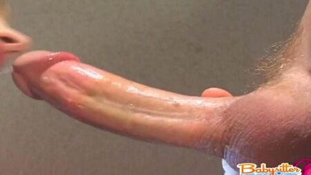 Кассир из супермаркета развел клиентку на анальный секс