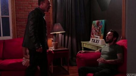 Застукал подружку с другим и решил выебать