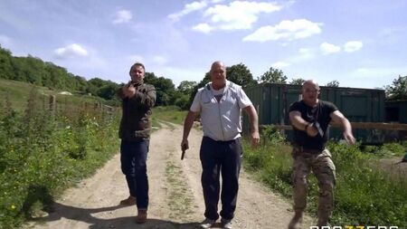 Жестко трахнул пассажирку такси