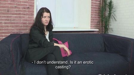 Агент трахнул девушку за 700 евро на кастинге