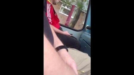 Даже в автобусе мог дрочить свой член