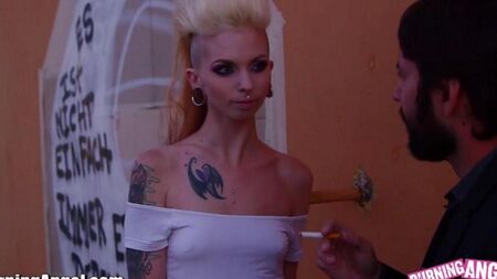 Расплатилась натурой за долги