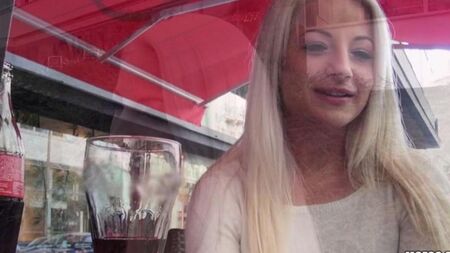 Частное порно с сексапильной блондинкой