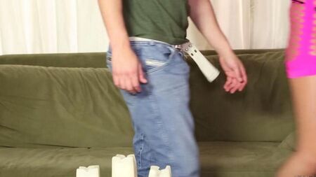 Кончил внутрь блондинке на сеансе массажа