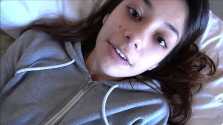 Хочешь моим парнем постоянным быть?