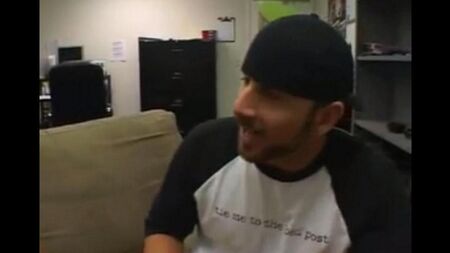 Продал свою толстую жену за деньги