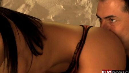 Секс с служителем отеля вместо чаевых