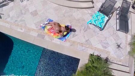 Негр с огромным членом трахнул соседку