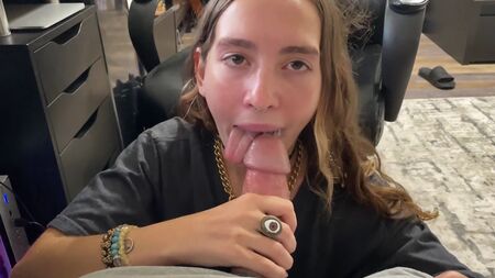 Хватит прятать свою пизду от меня